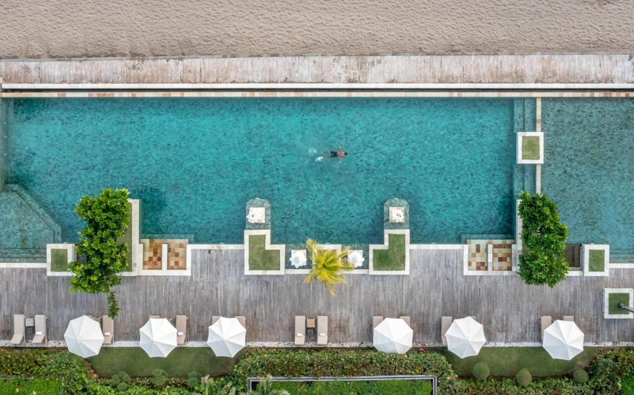 The Seminyak Beach Resort & Spa Exterior foto Aerial view of the pool at the 1865
