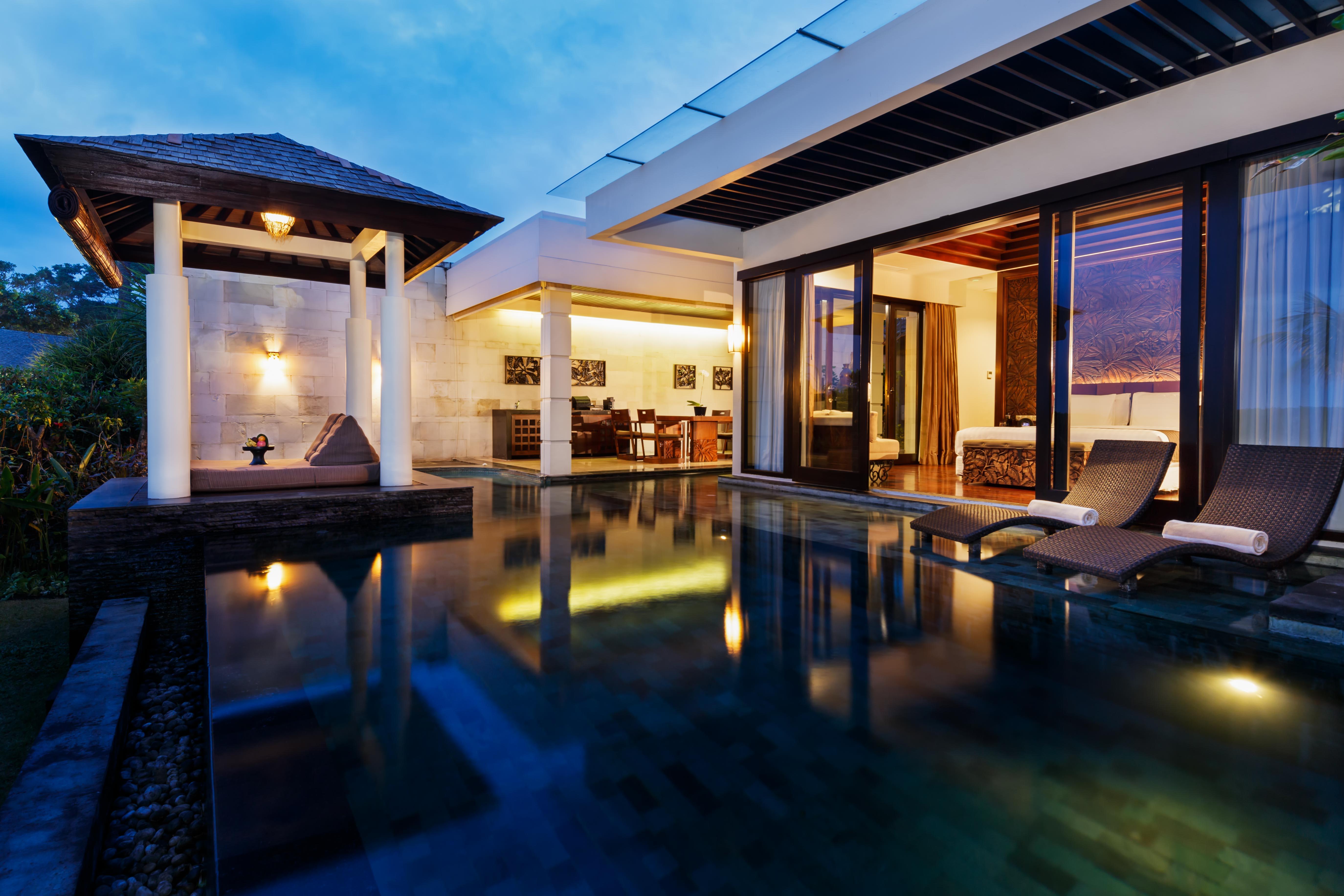 The Seminyak Beach Resort & Spa Exterior foto A pool villa at the resort