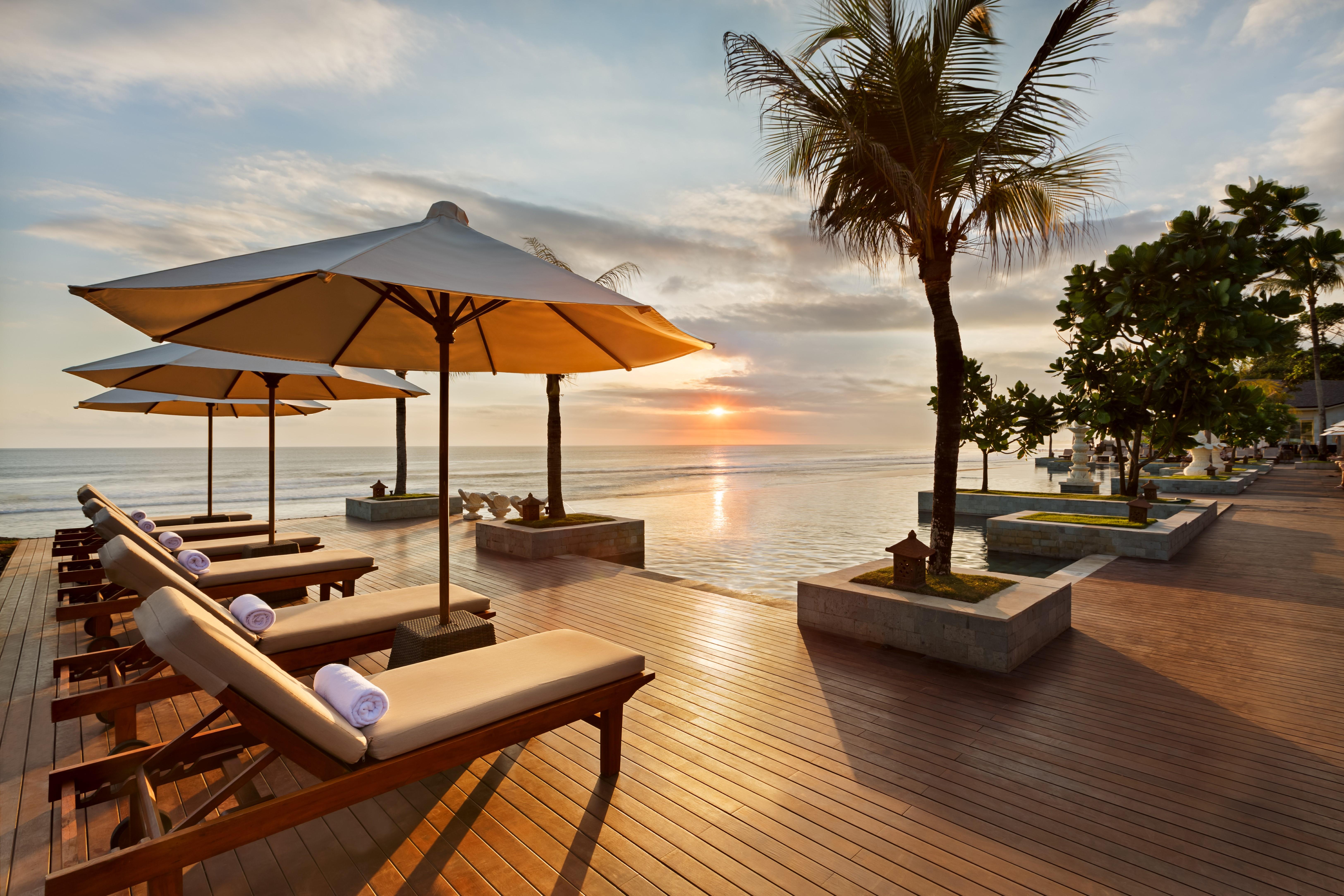 The Seminyak Beach Resort & Spa Exterior foto The beach at the hotel