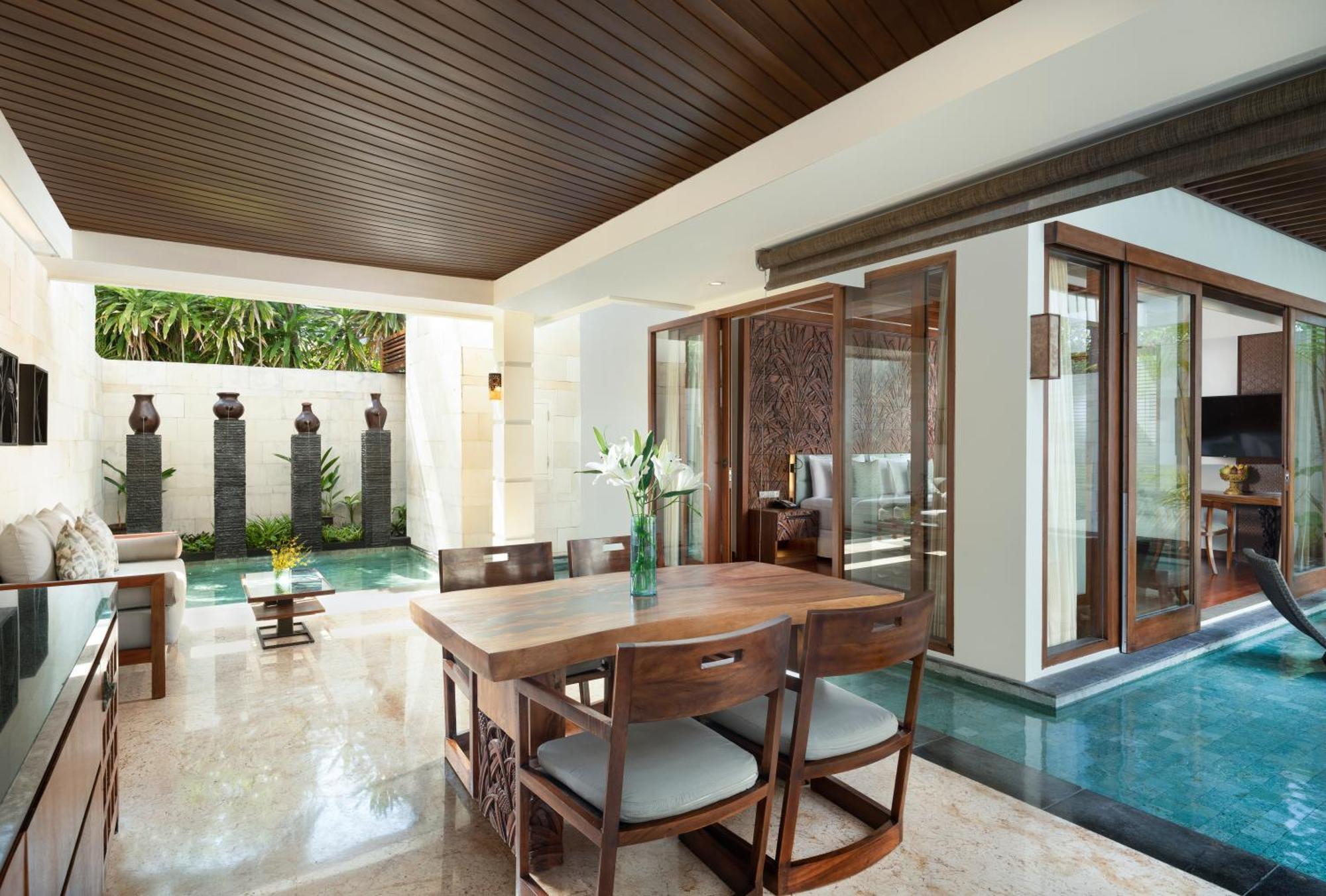 The Seminyak Beach Resort & Spa Exterior foto A villa at the resort